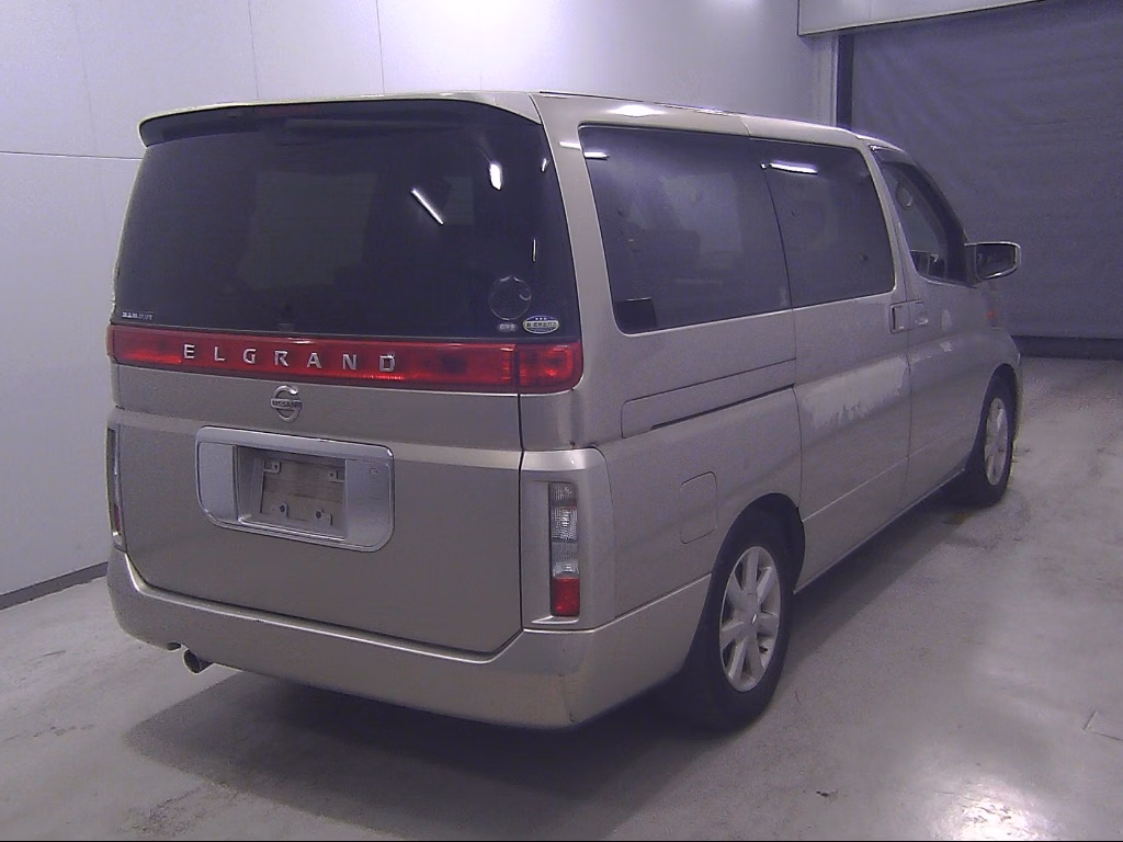 NISSAN ELGRAND