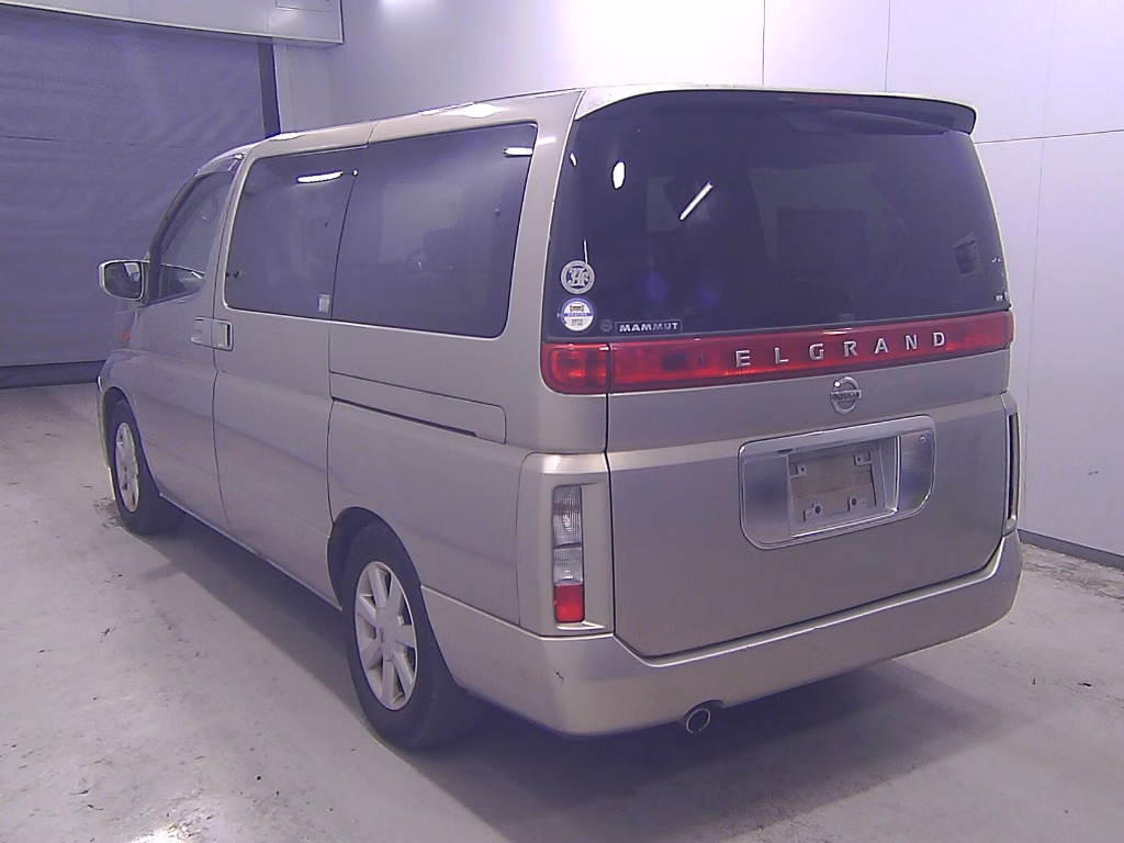 NISSAN ELGRAND