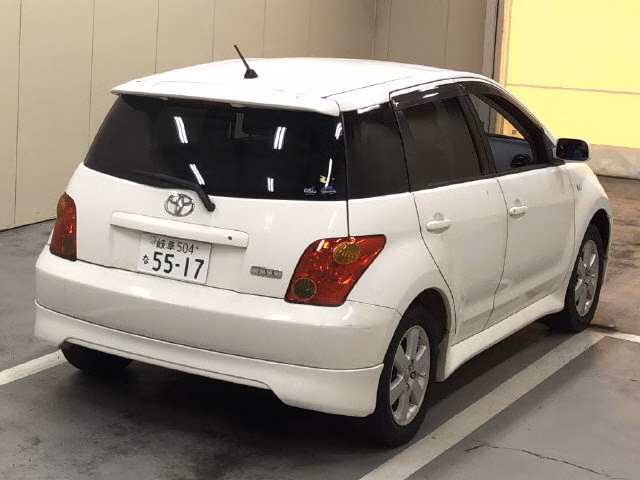 TOYOTA IST