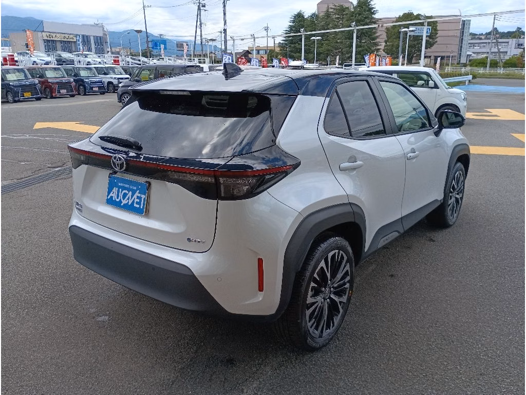 TOYOTA YARIS CROSS