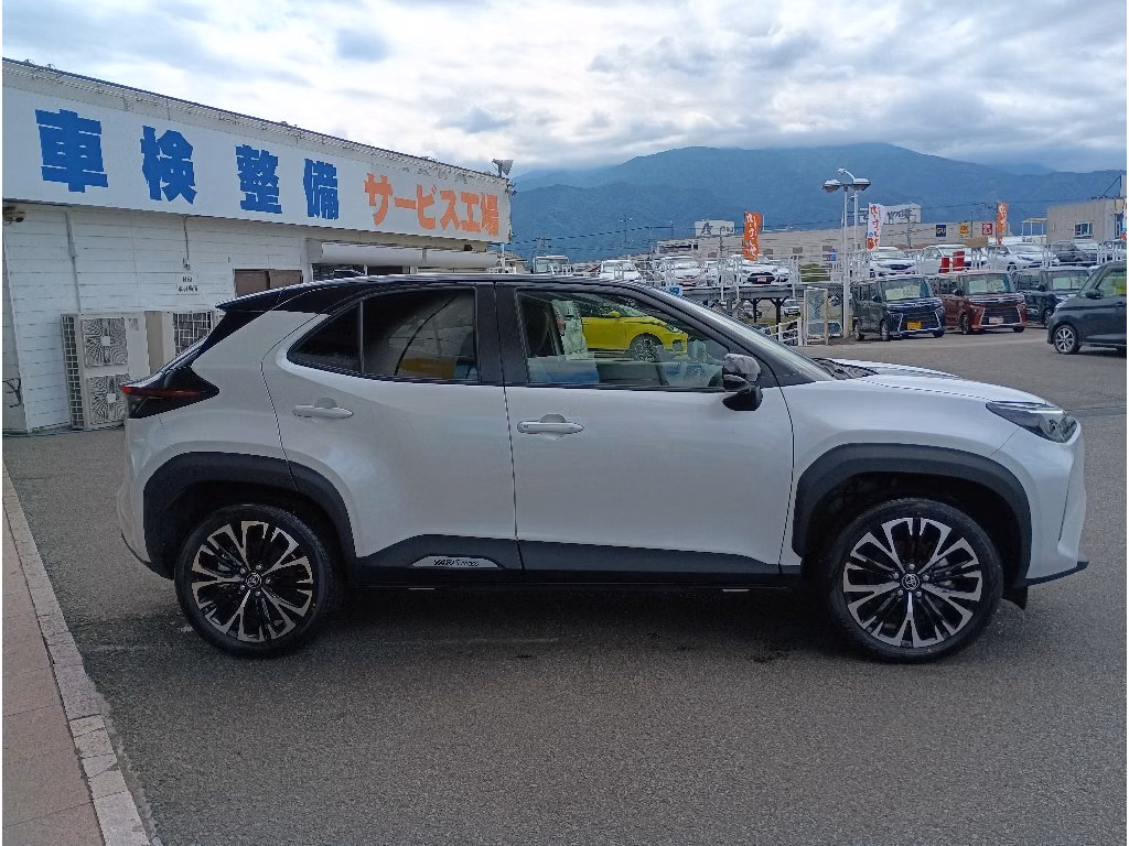 TOYOTA YARIS CROSS