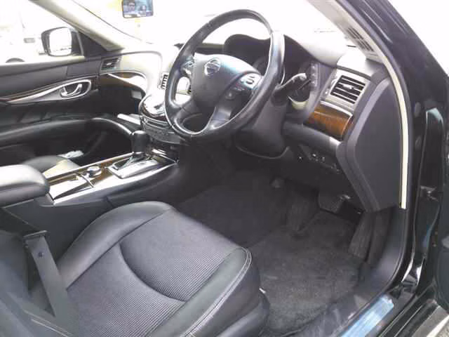 NISSAN FUGA