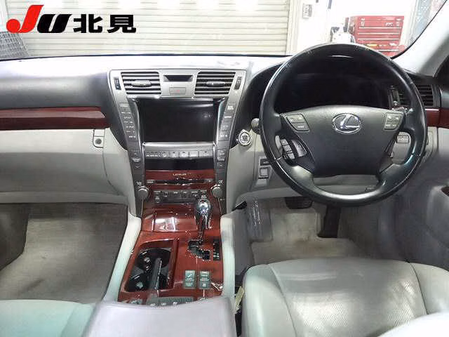 LEXUS LS600H
