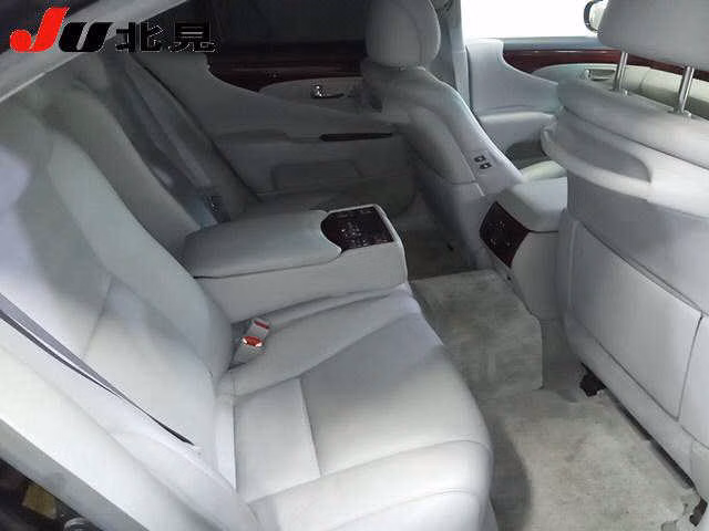 LEXUS LS600H