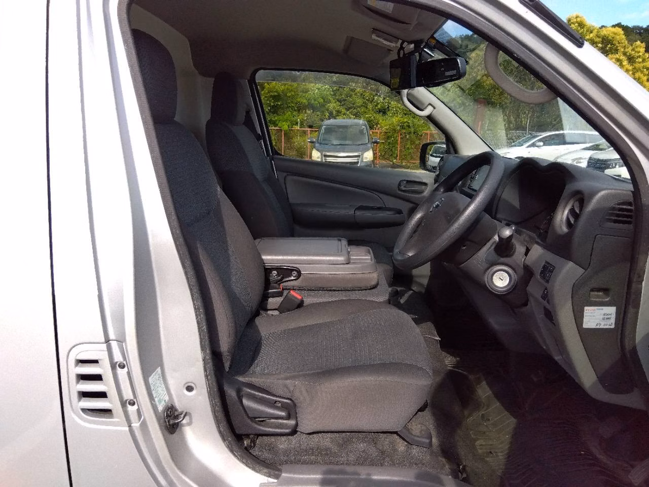 NISSAN NV350 CARAVAN