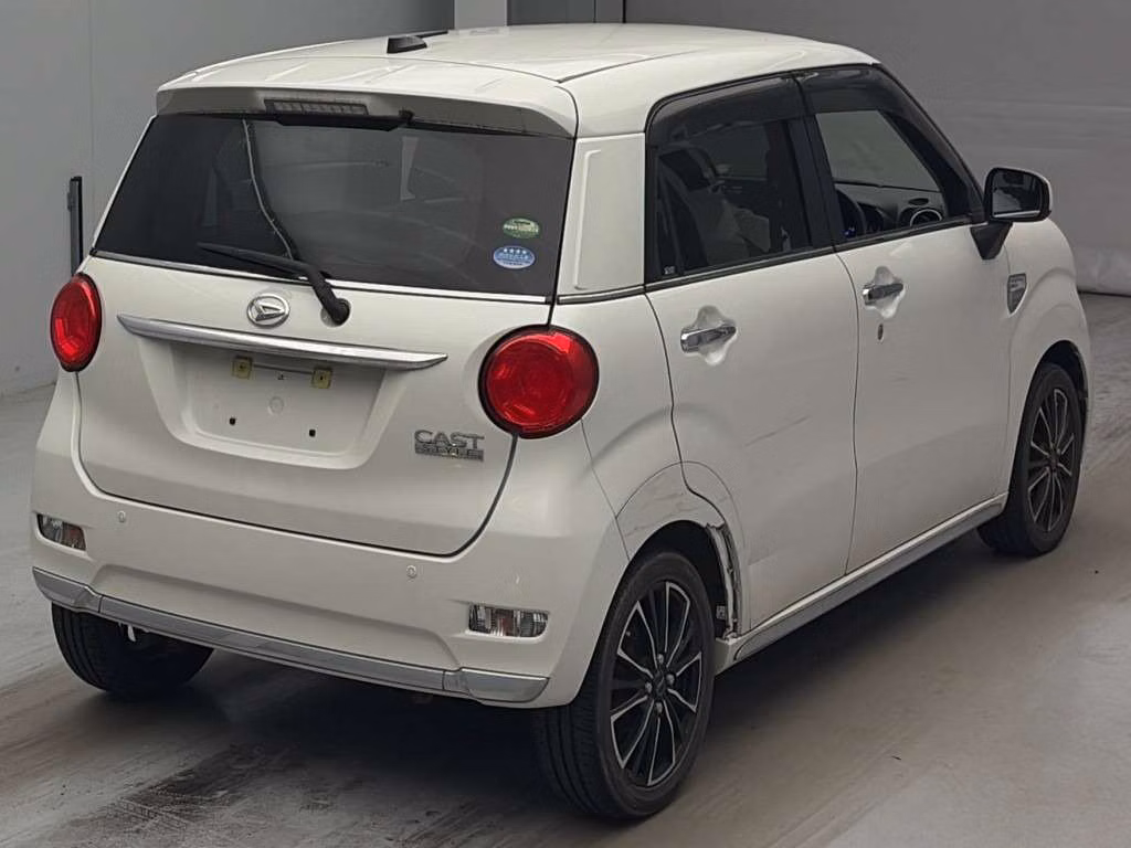 DAIHATSU CAST
