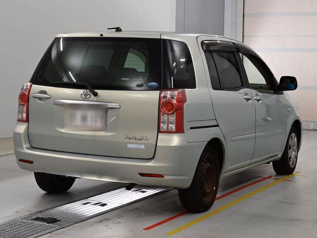 TOYOTA RAUM