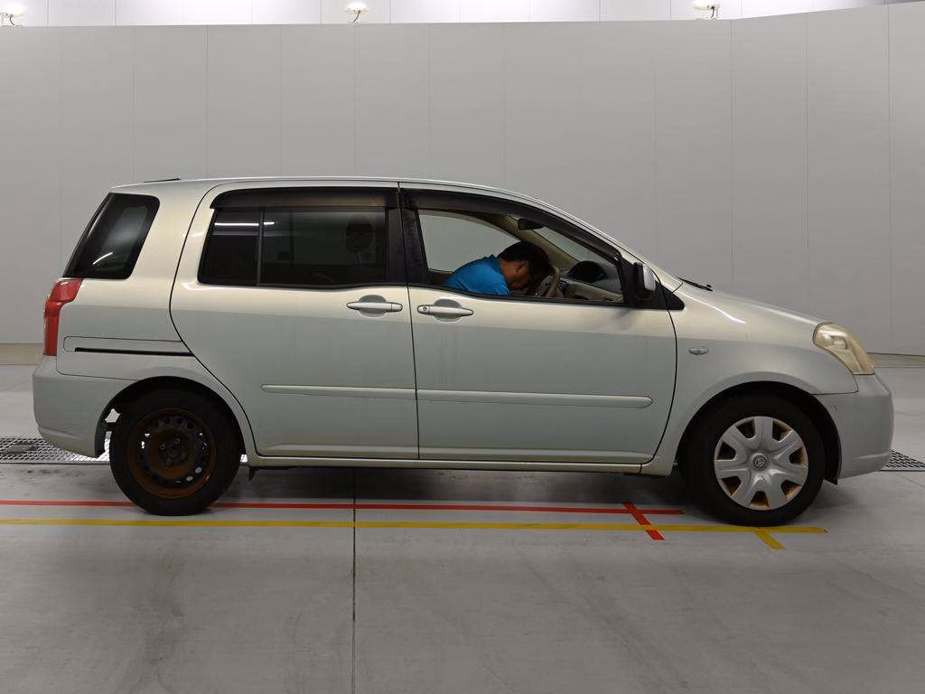 TOYOTA RAUM
