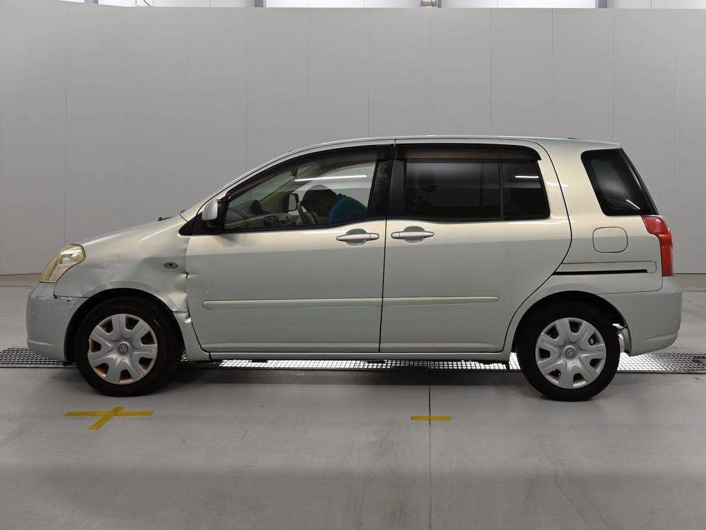 TOYOTA RAUM