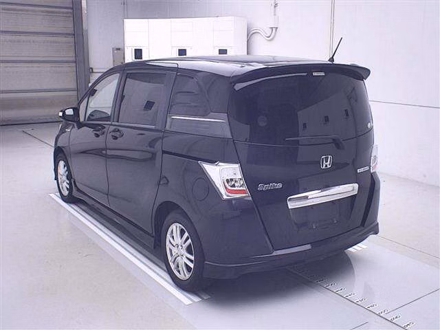 HONDA FREED SPIKE