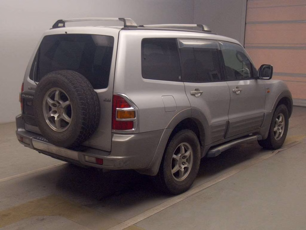 MITSUBISHI PAJERO