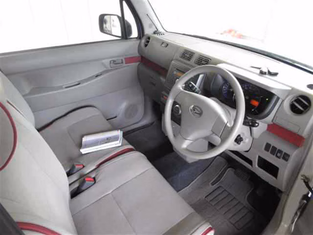 DAIHATSU MOVE CONTE