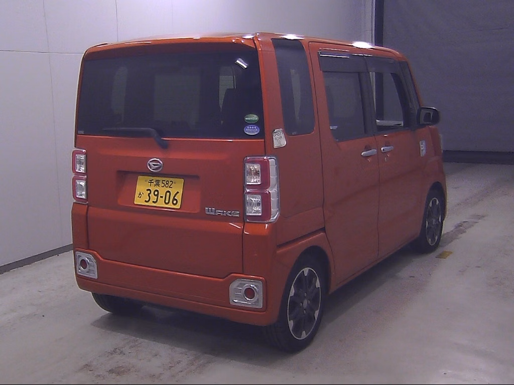 DAIHATSU WAKE