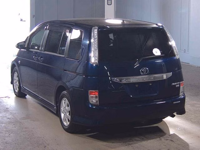 TOYOTA ISIS