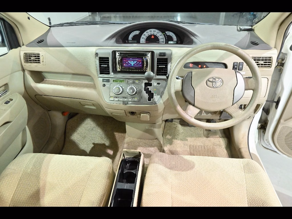 TOYOTA RAUM