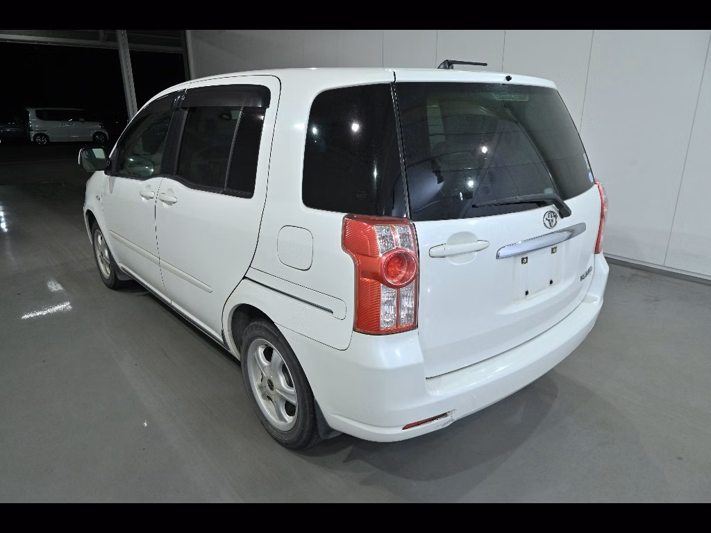 TOYOTA RAUM