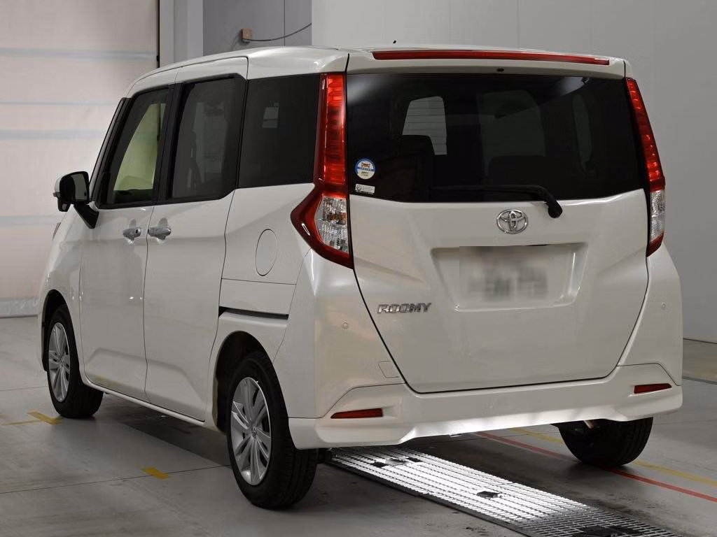 TOYOTA ROOMY