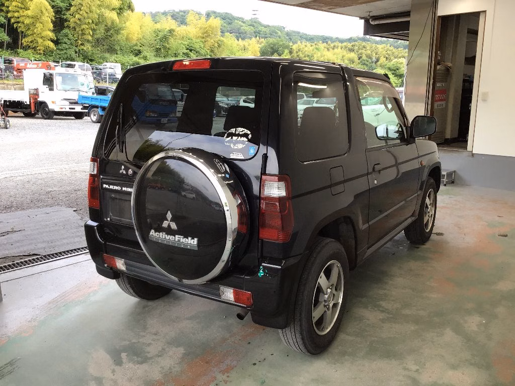 MITSUBISHI PAJERO MINI