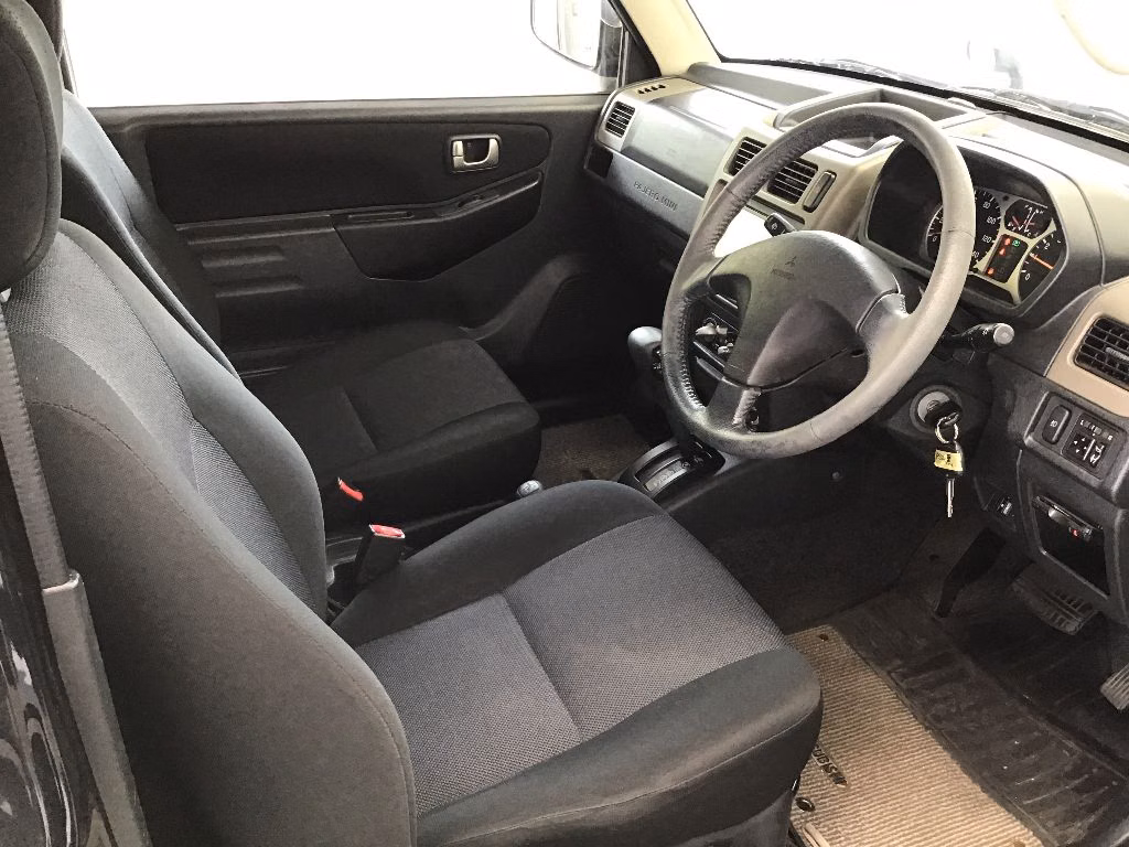 MITSUBISHI PAJERO MINI