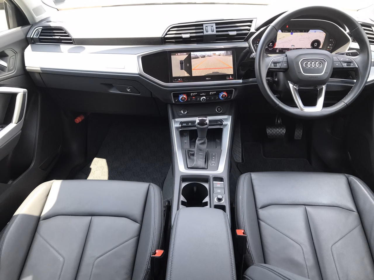 AUDI Q3