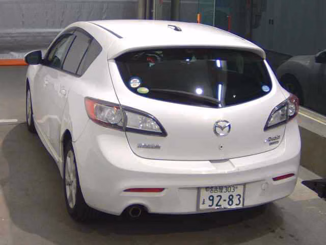 MAZDA AXELA