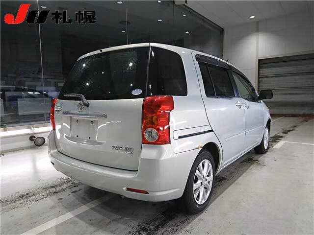 TOYOTA RAUM