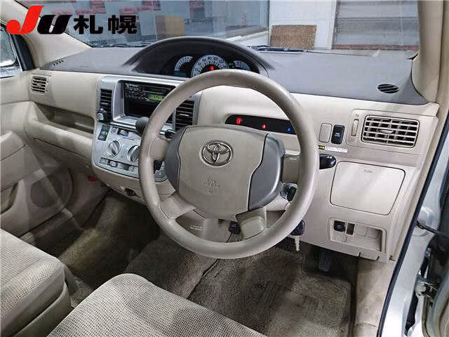 TOYOTA RAUM