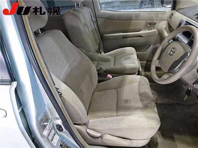 TOYOTA RAUM
