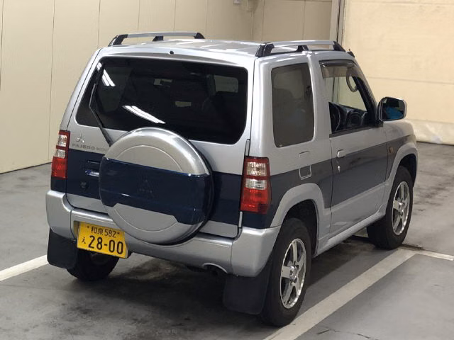 MITSUBISHI PAJERO MINI
