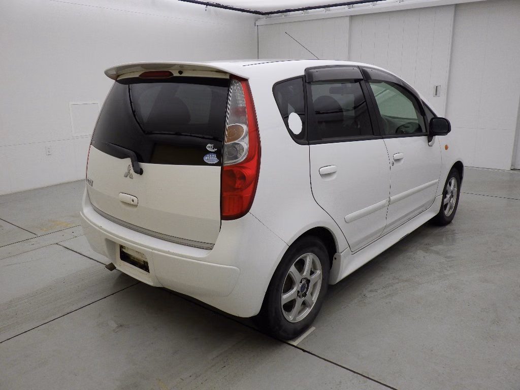 MITSUBISHI COLT