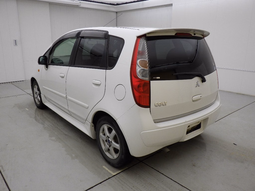MITSUBISHI COLT