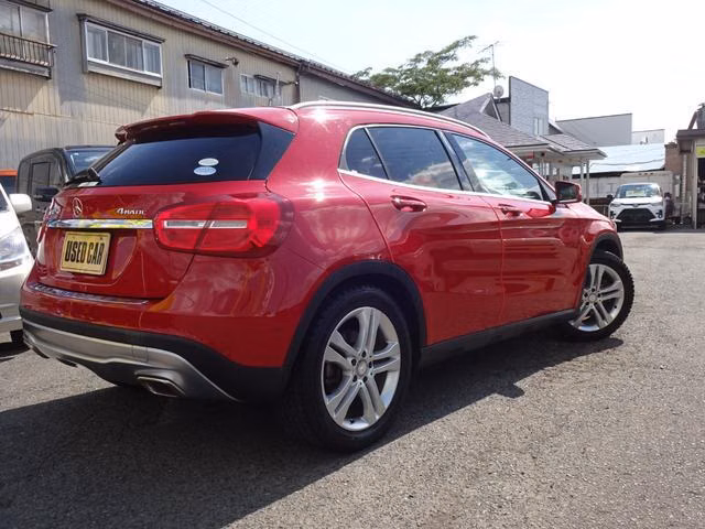 MERCEDES-BENZ GLA-CLASS