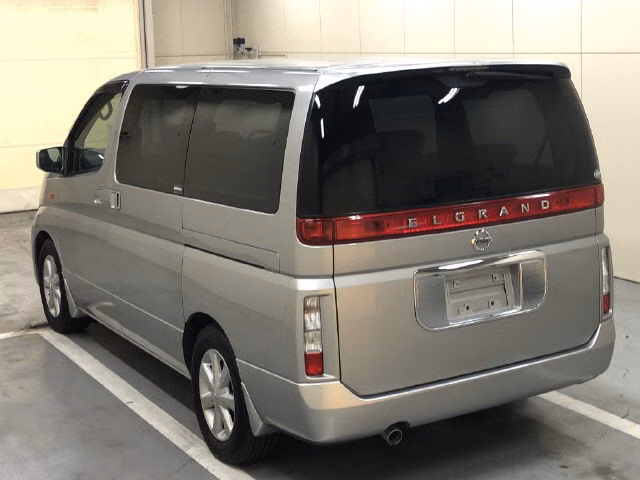 NISSAN ELGRAND