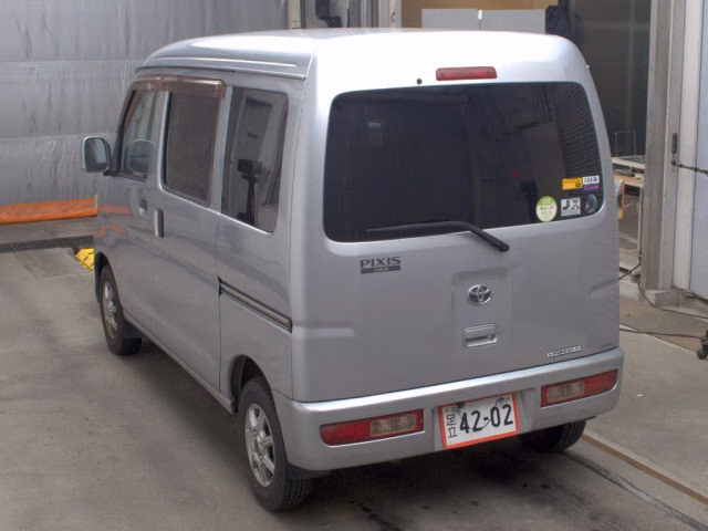 TOYOTA PIXIS VAN