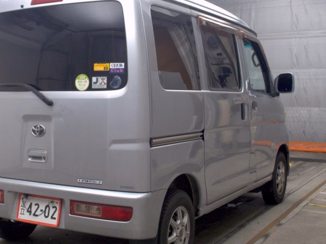 TOYOTA PIXIS VAN