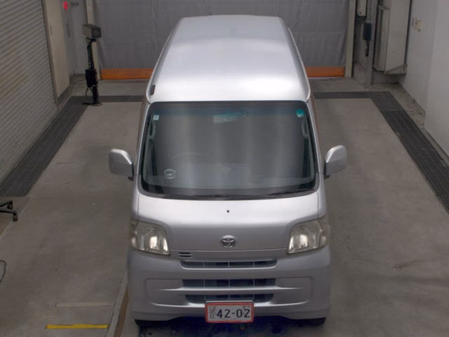 TOYOTA PIXIS VAN