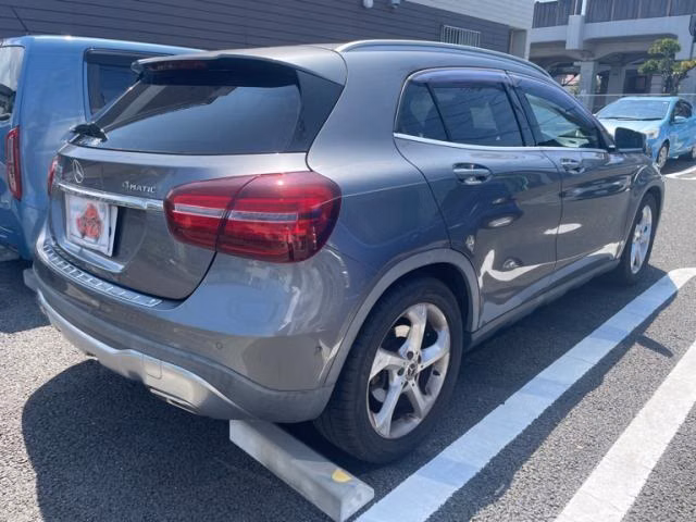 MERCEDES-BENZ GLA-CLASS