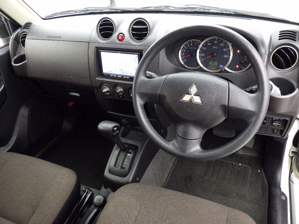 MITSUBISHI PAJERO MINI