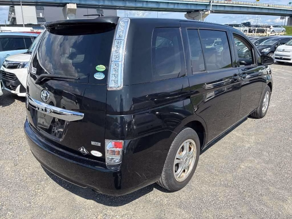 TOYOTA ISIS