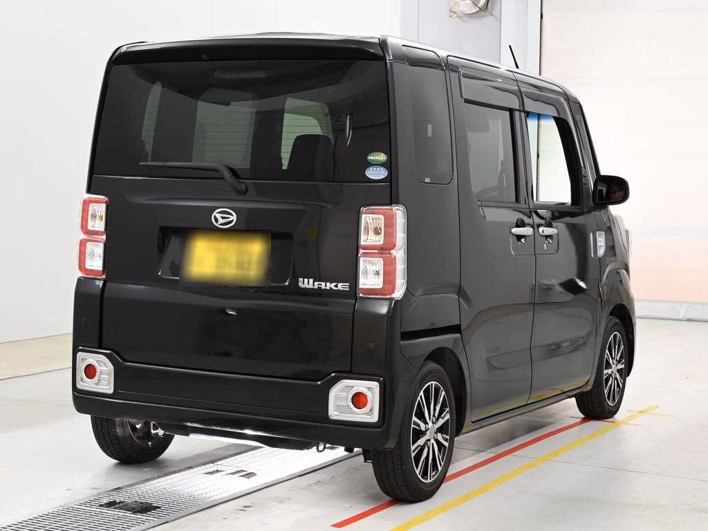 DAIHATSU WAKE