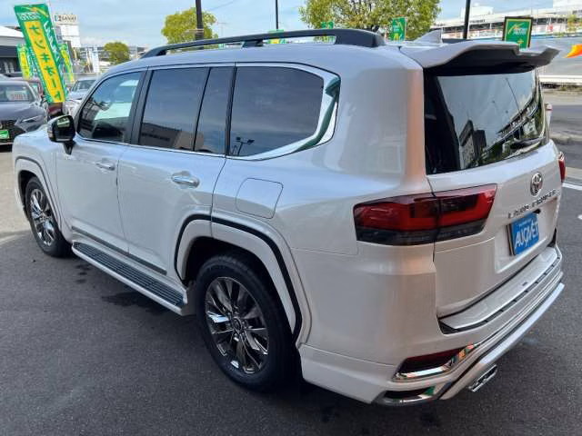 TOYOTA LAND CRUISER