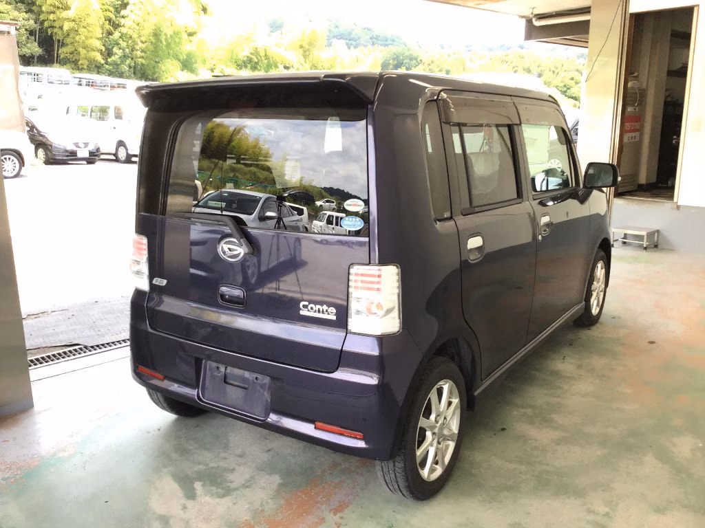DAIHATSU MOVE CONTE
