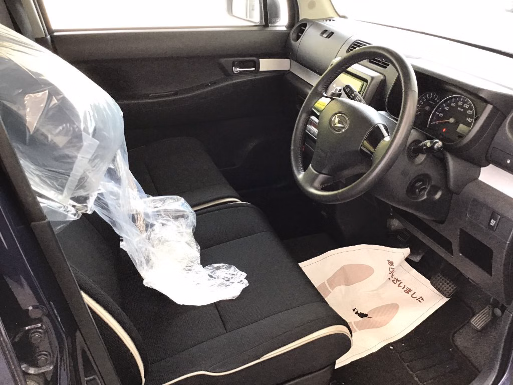 DAIHATSU MOVE CONTE