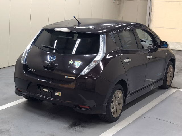 NISSAN LEAF