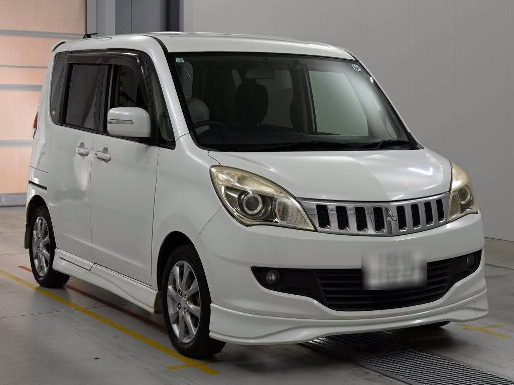 MITSUBISHI DELICA D:2