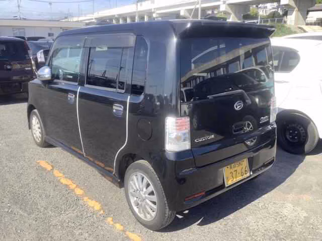 DAIHATSU MOVE CONTE