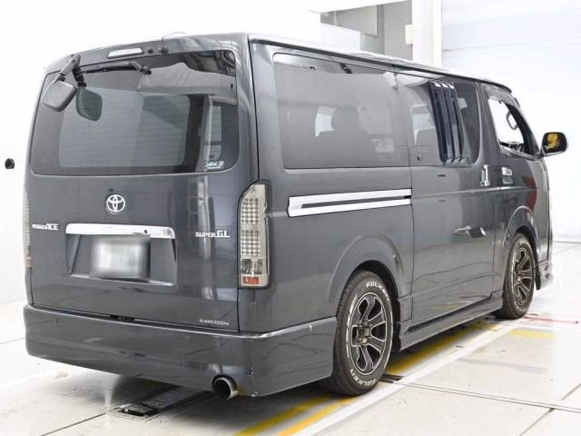 TOYOTA REGIUS ACE