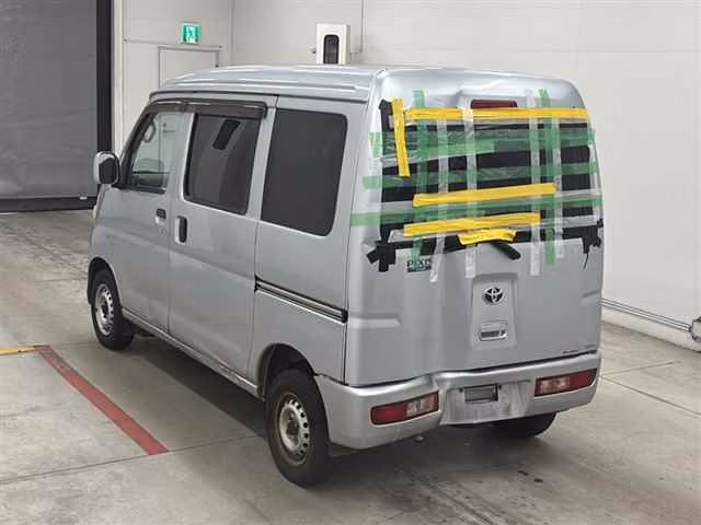 TOYOTA PIXIS VAN