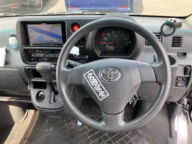 TOYOTA PIXIS VAN