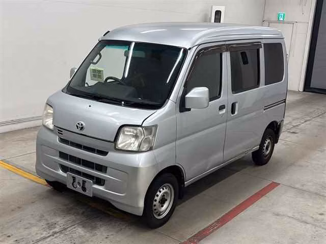 TOYOTA PIXIS VAN